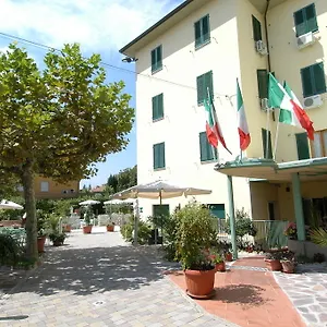 Otel Rita ***
