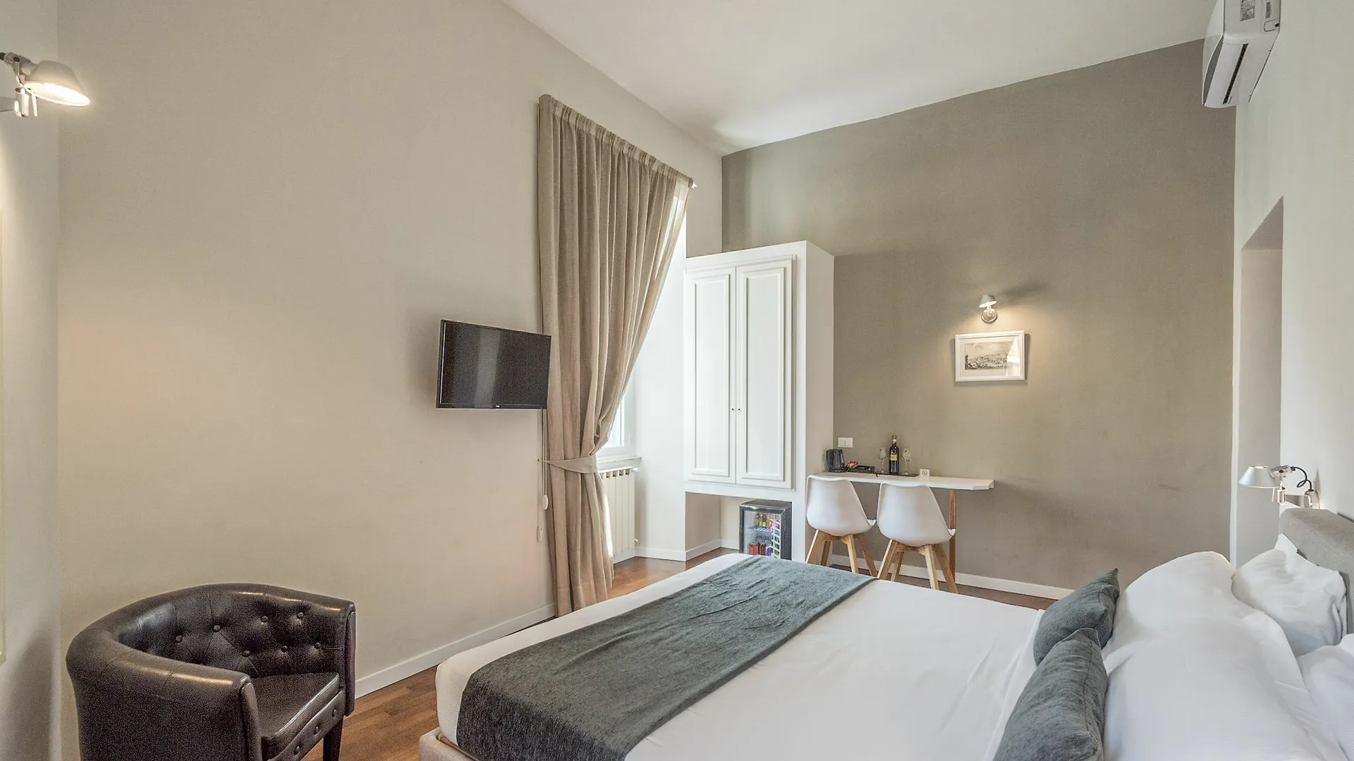 *** Konukevi Little Queen Relais Roma İtalya